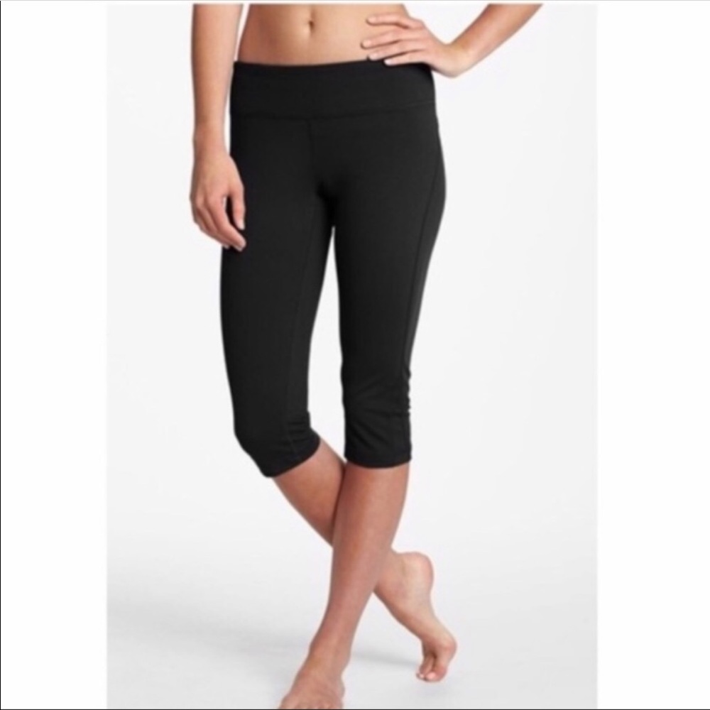 Zella Cropped Black Capri Leggings Tights Small